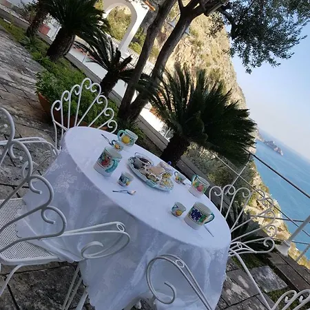 La Limonaia E La *