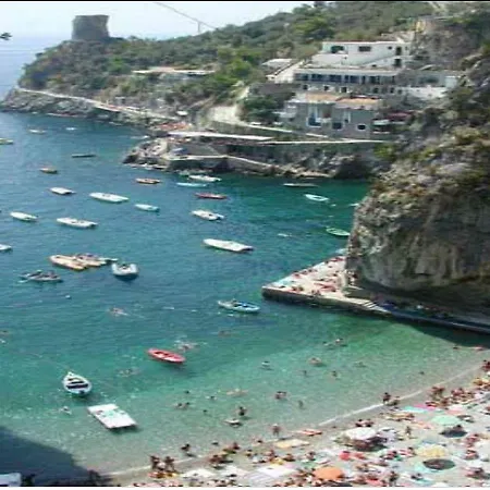 La Limonaia E La Apartamento Praiano