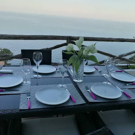 La Limonaia E La Praiano