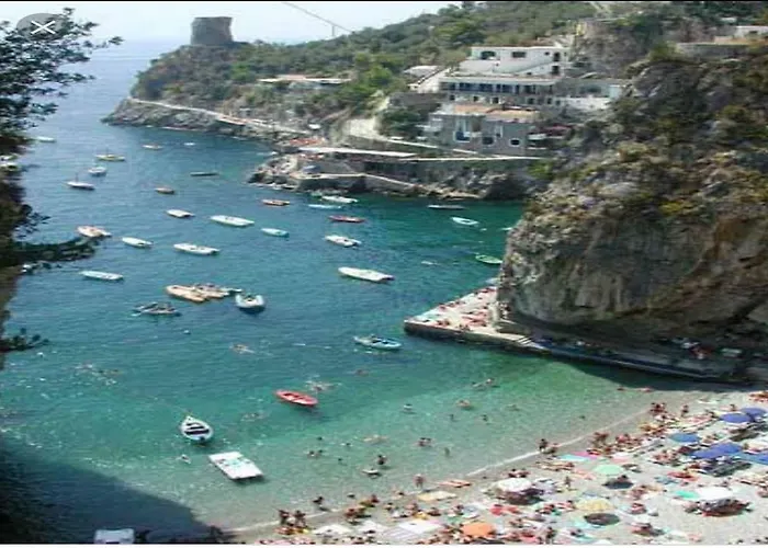 La Limonaia E La Appartement Praiano