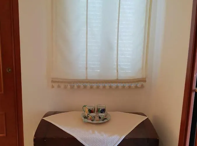 La Limonaia E La Appartement Praiano